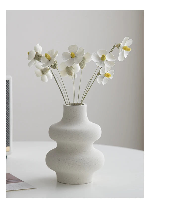 Nordic Style Ceramic Vase - Elegance and Sophistication for your Decoration