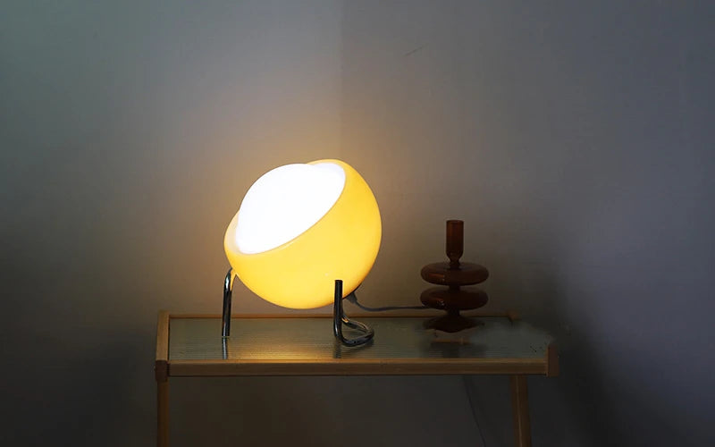 Bauhaus Medieval Table Lamp: Retro Elegance for Your Space!